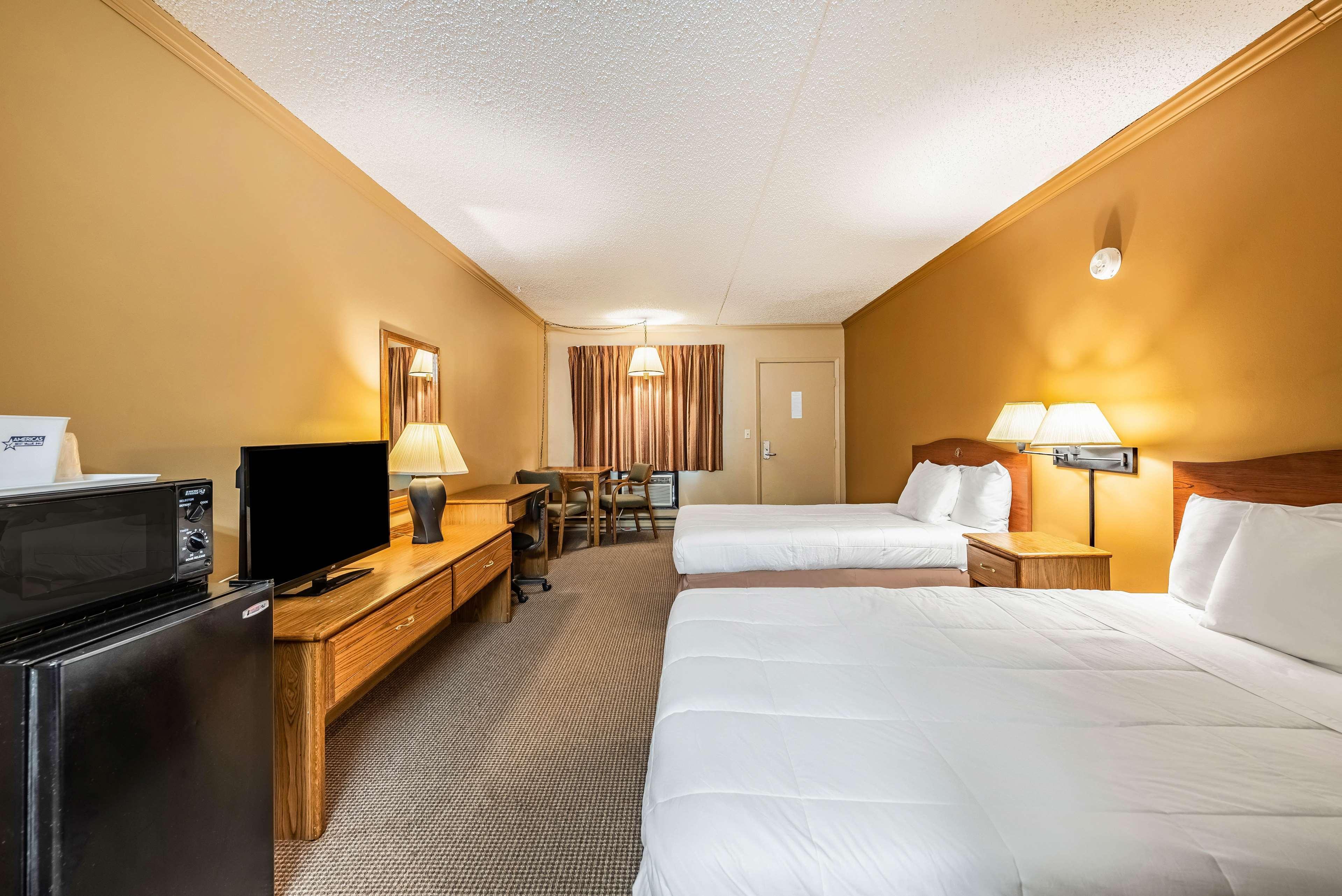 Americas Best Value Inn St. Marys Buitenkant foto