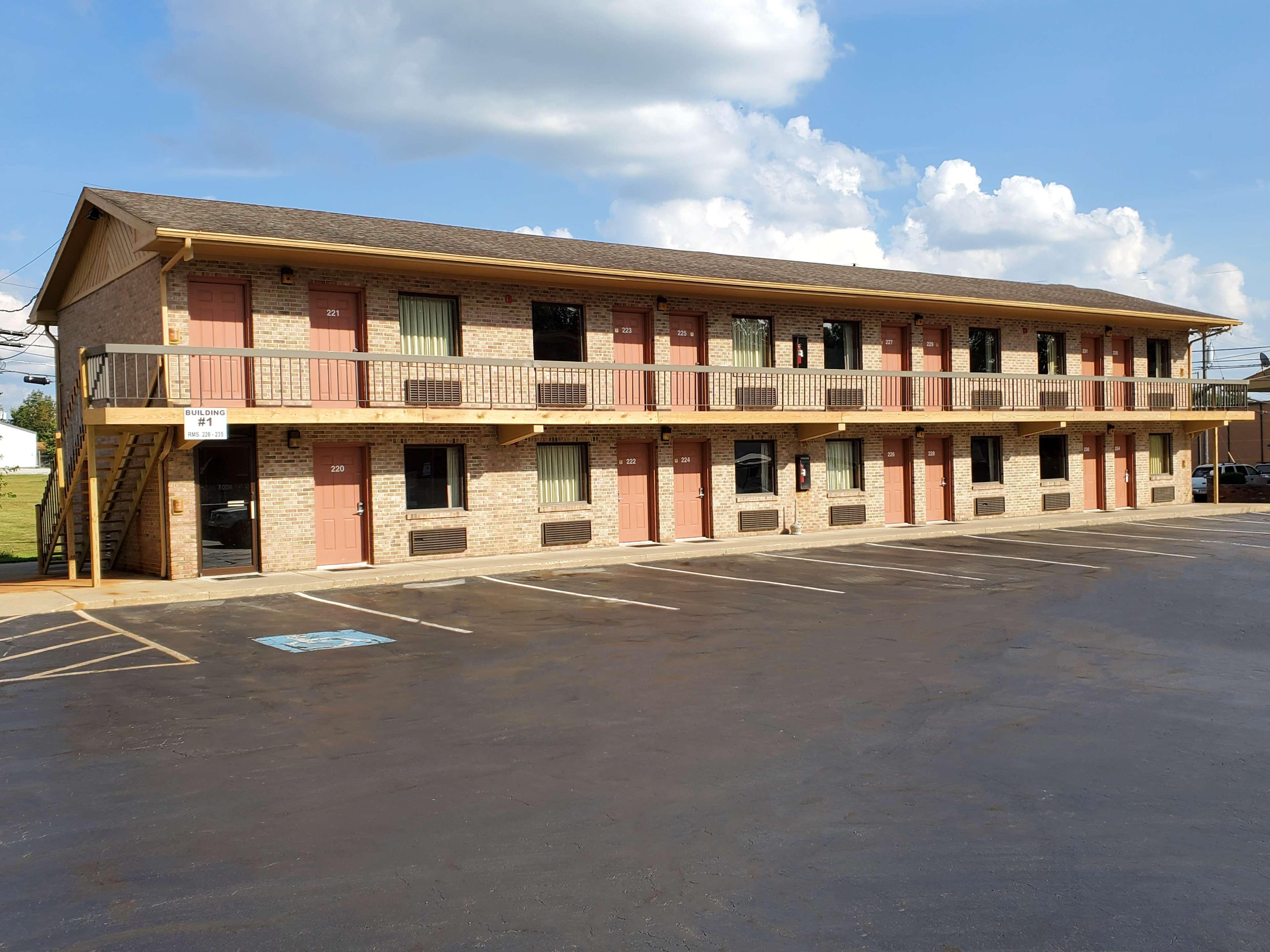 Americas Best Value Inn St. Marys Buitenkant foto
